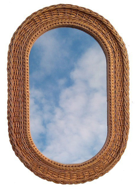 Зеркало плетеное из лозы овальное